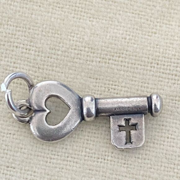 James Avery Retired Key Of Devotion Charm - Picture 2 of 2